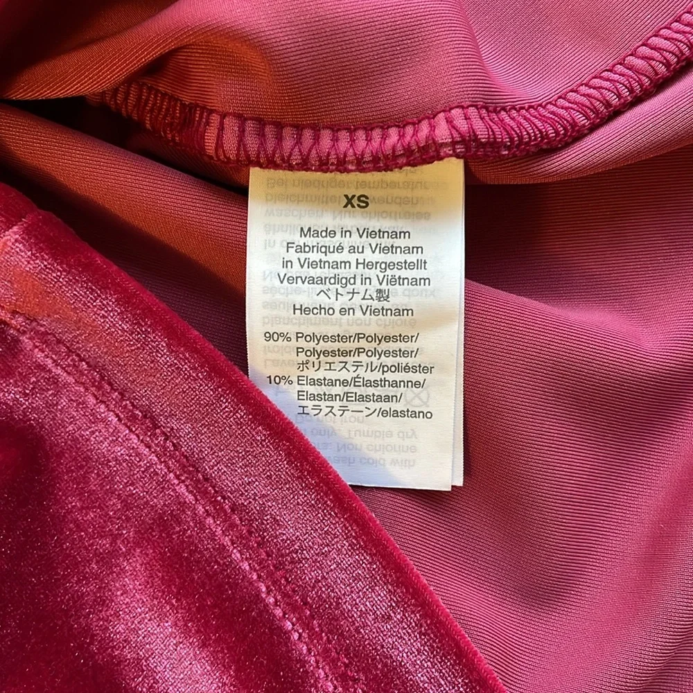 EUC J. Crew Pink Velvet Top V-Neck Women’s Extra Small (XS) Wrap Long Sleeve - Picture 5 of 5